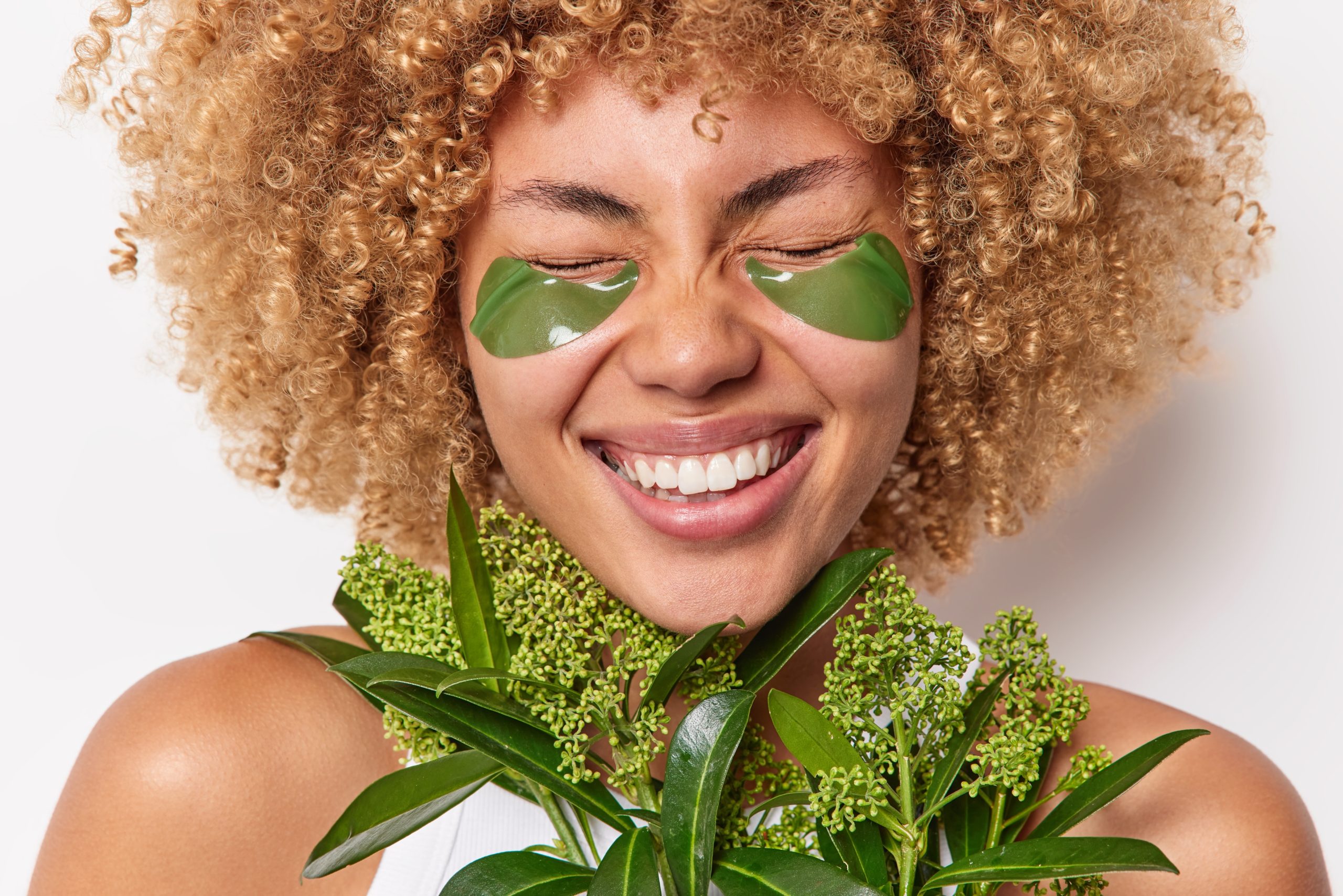 woman-cosmetics-natural